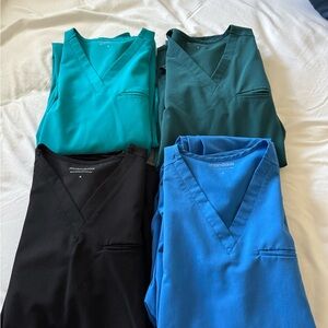 Mandala maternity scrubs  set jogger 80 for all or 25 dollars per set.